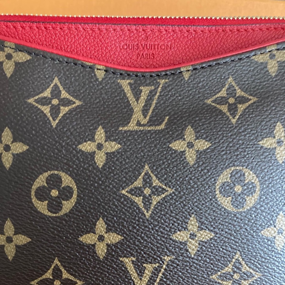 SOLD LV Pallas Beauty Case - Picture 6 of 9